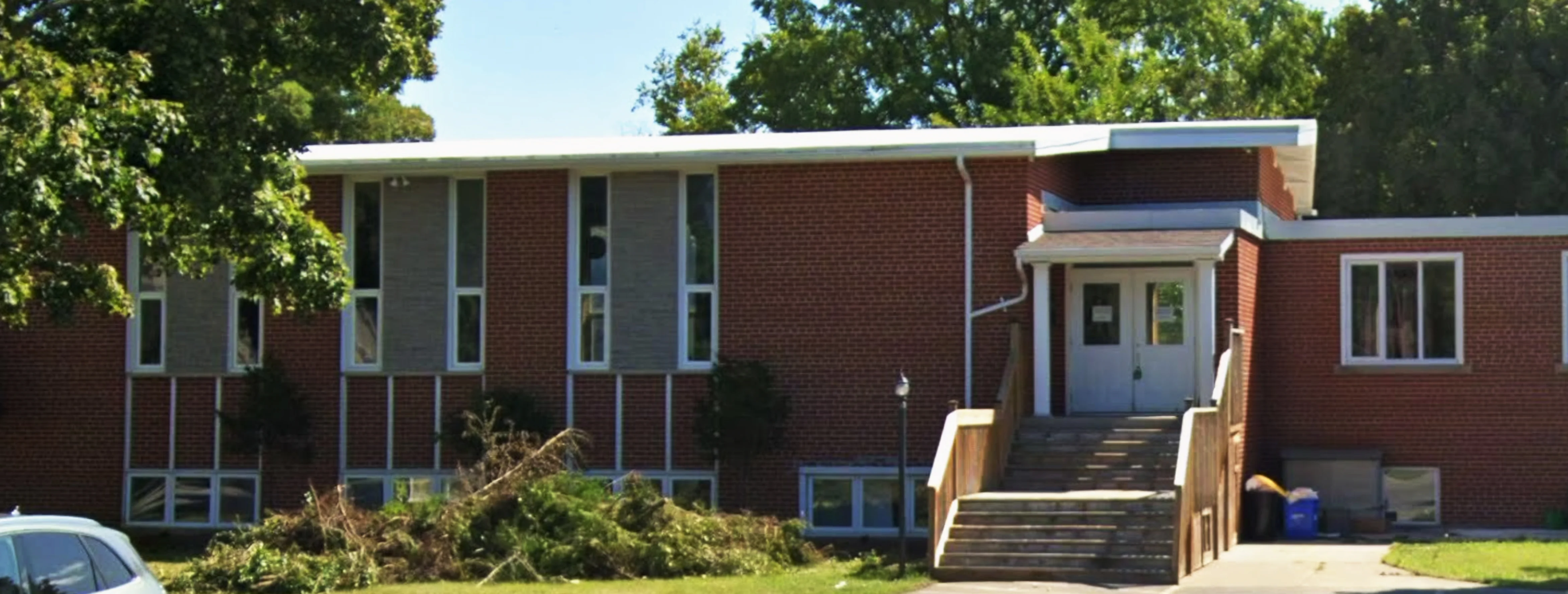 Exterior view of Sayyiduna Uthman Islamic Academy Georgetown building